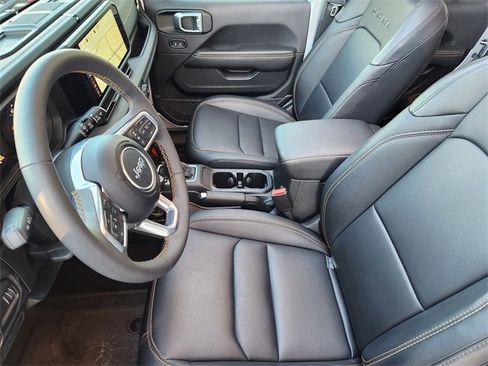 Used 2024 Jeep Wrangler Sahara w/ Technology Group image 13