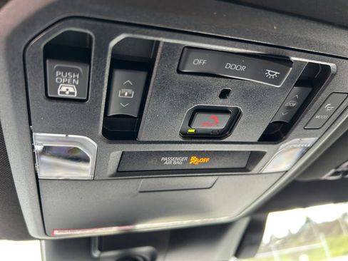 Used 2023 Toyota Tundra Platinum image 36