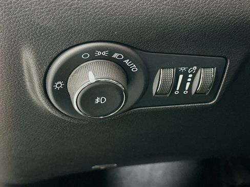 Used 2022 Jeep Compass Latitude image 17