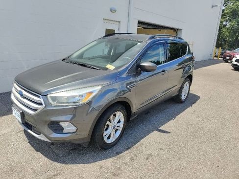 Used 2018 Ford Escape SE w/ SE Sync 3 Package FWD image 7