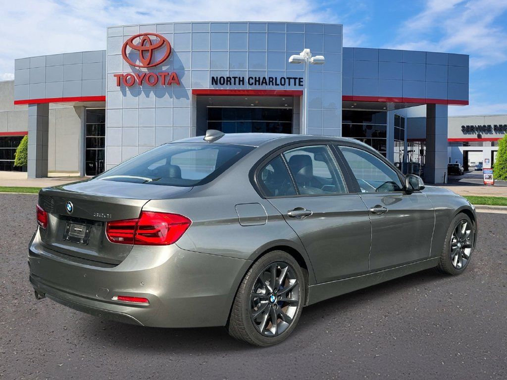 Used 2017 BMW 320i Sedan RWD image 13