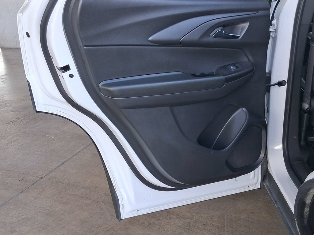 Used 2024 Chevrolet TrailBlazer LS w/ LS Convenience Package FWD image 22