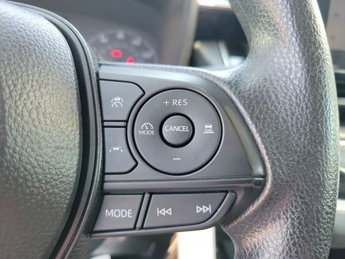 Used 2025 Toyota Corolla LE FWD image 16