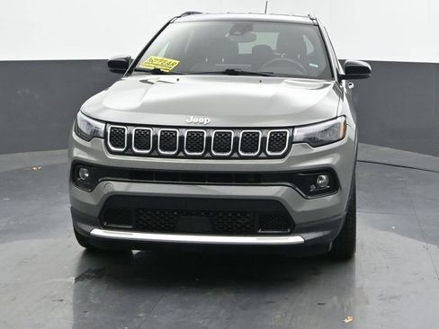 Used 2024 Jeep Compass Limited image 4