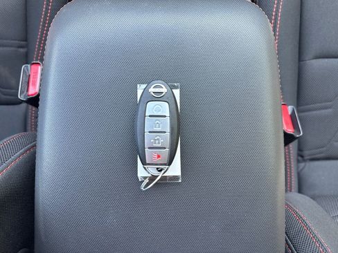 Used 2024 Nissan Frontier PRO-4X AWD/4WD image 31