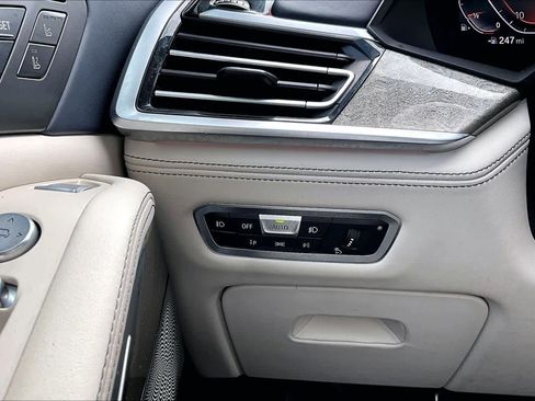 Used 2019 BMW X7 xDrive50i w/ Dynamic Handling Package AWD/4WD image 36