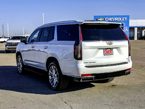 Used 2024 Cadillac Escalade Premium Luxury image 5