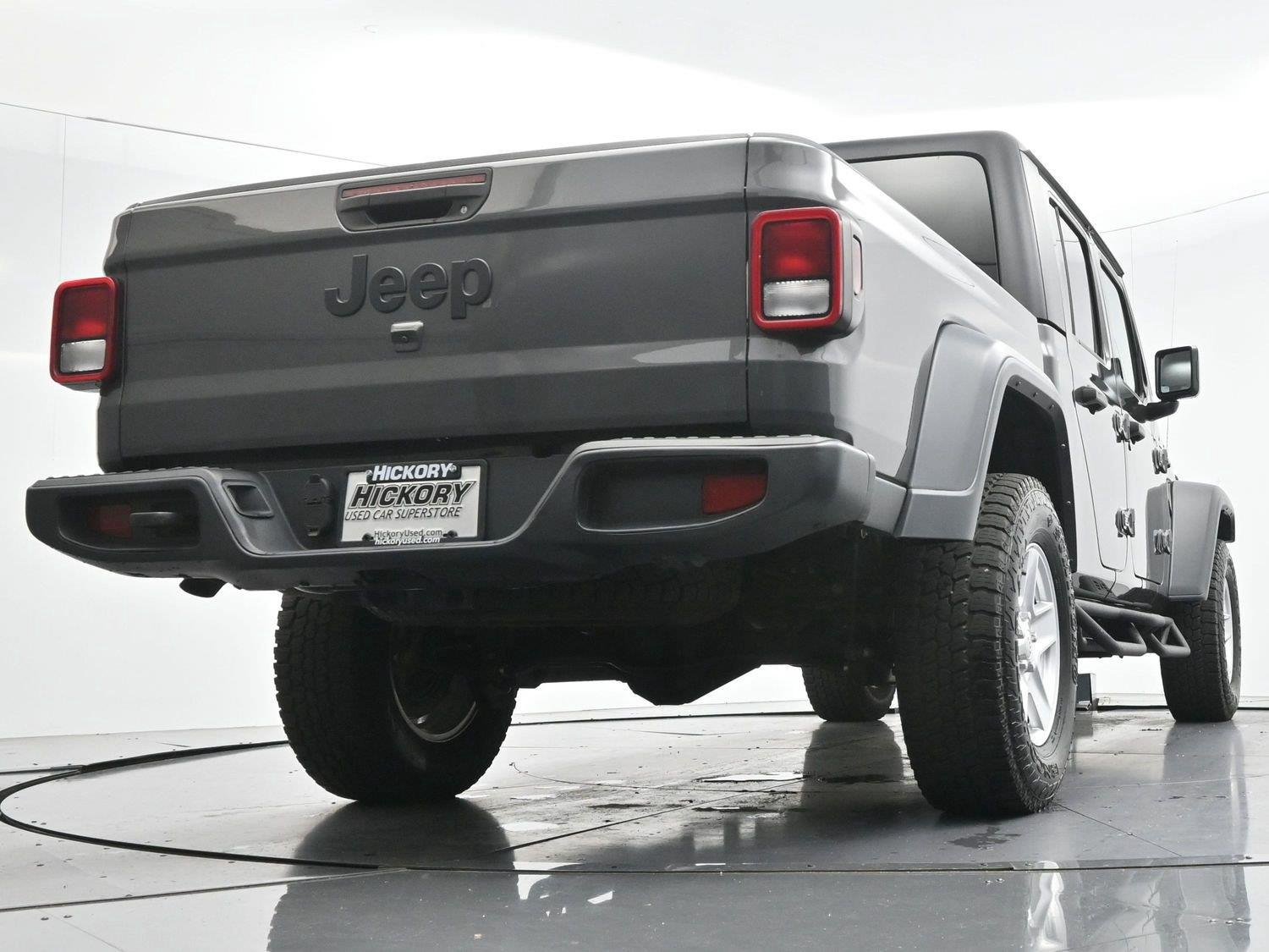 Used 2023 Jeep Gladiator Sport AWD/4WD image 44