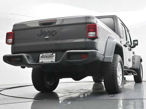 Used 2023 Jeep Gladiator Sport AWD/4WD image 44