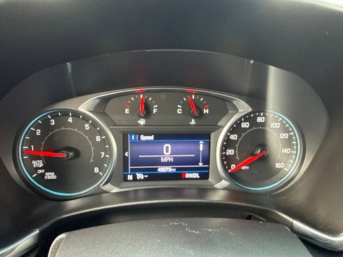 Used 2019 Chevrolet Equinox LT FWD image 28