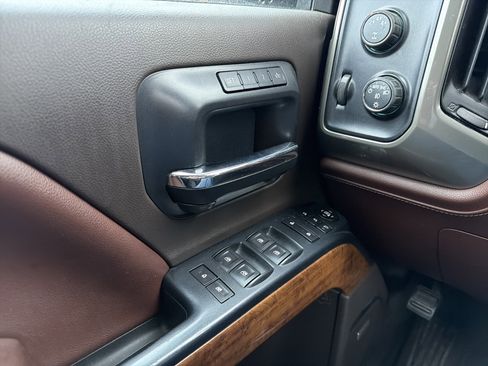 Used 2016 Chevrolet Silverado 2500 High Country image 23