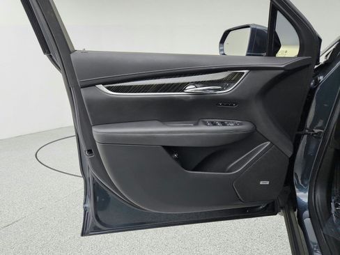 Used 2020 Cadillac XT6 Premium Luxury w/ LPO, Floor Liner Package FWD image 25
