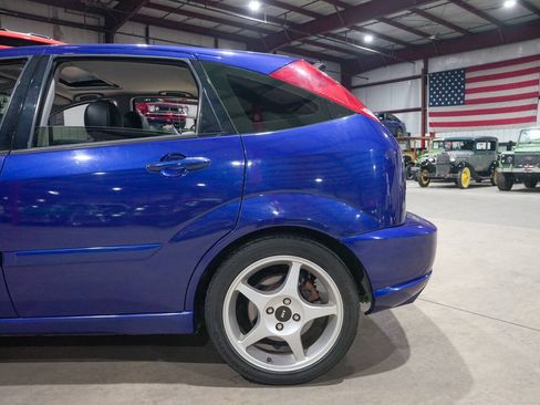 Used 2003 Ford Focus SVT FWD image 5