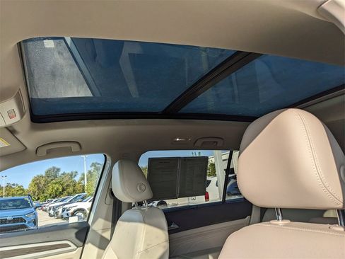 Certified 2022 Volkswagen Atlas SE w/ Panoramic Sunroof Package image 21