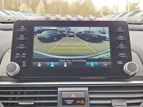 Used 2020 Honda Accord Touring image 24