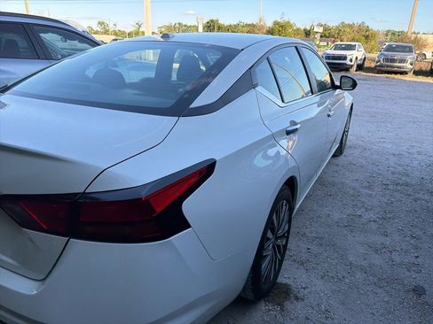 Used 2025 Nissan Altima 2.5 SV FWD image 3