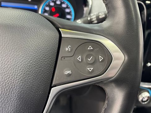 Used 2023 Chevrolet Traverse LT w/ LT Premium Package AWD/4WD image 16
