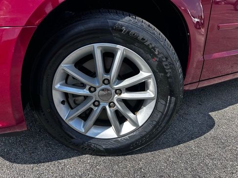 Used 2014 Dodge Grand Caravan SXT FWD image 32