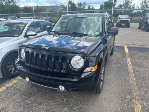 Used 2017 Jeep Patriot High Altitude AWD/4WD image 3