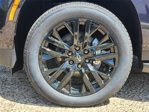 New 2025 Chevrolet Suburban Premier image 8