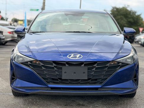 Used 2023 Hyundai Elantra SEL FWD image 5
