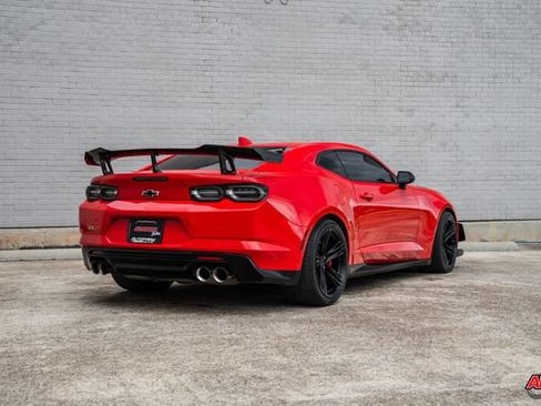 Used 2020 Chevrolet Camaro ZL1 RWD image 39