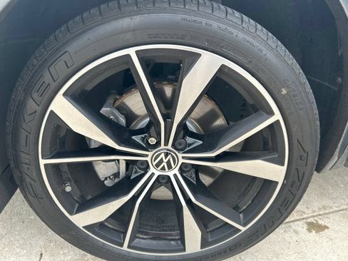 Used 2022 Volkswagen Tiguan SEL R-Line AWD/4WD image 12