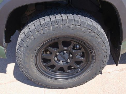 Used 2022 Toyota Tundra SR5 w/ SR5 Premium Package AWD/4WD image 12