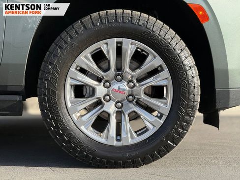 Used 2023 GMC Yukon Denali image 17