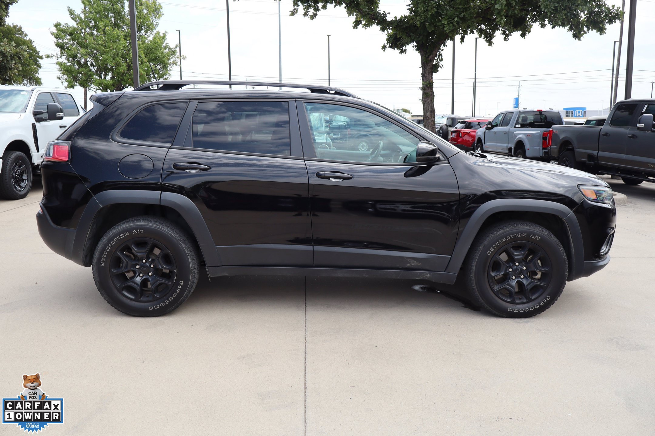 Used 2022 Jeep Cherokee Latitude AWD/4WD image 3