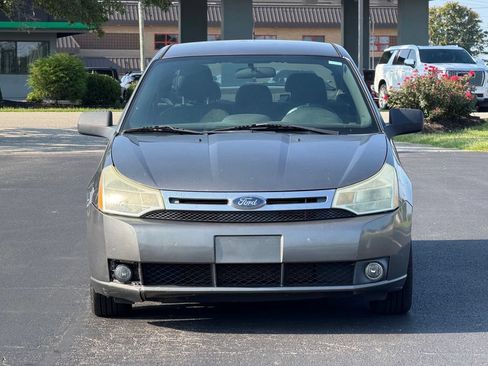 Used 2010 Ford Focus SE FWD image 3