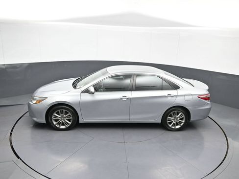Certified 2017 Toyota Camry SE FWD image 39