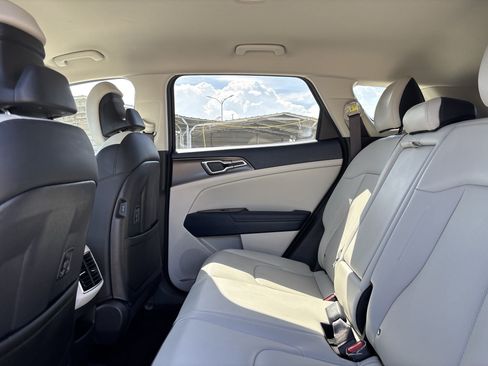 Used 2023 Kia Sportage EX AWD/4WD image 22