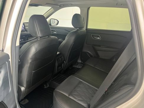Used 2025 Nissan Rogue Platinum AWD/4WD image 25