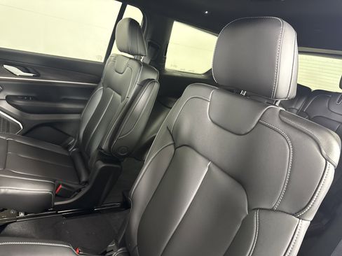 New 2026 Jeep Grand Cherokee L Limited AWD/4WD image 13