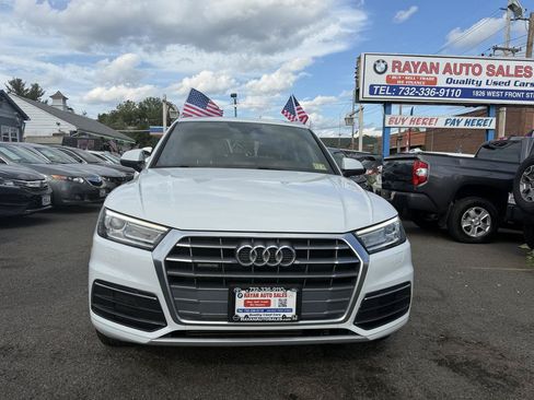 Used 2019 Audi Q5 2.0T Premium w/ Convenience Package AWD/4WD image 2