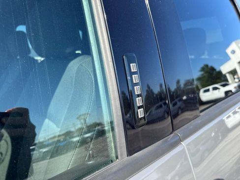Used 2018 Ford F150 XLT w/ Equipment Group 302A Luxury AWD/4WD image 10