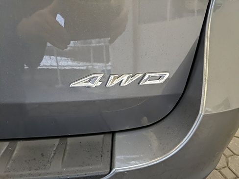 Certified 2023 Ford Explorer XLT image 8