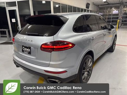 Used 2018 Porsche Cayenne Platinum Edition image 8