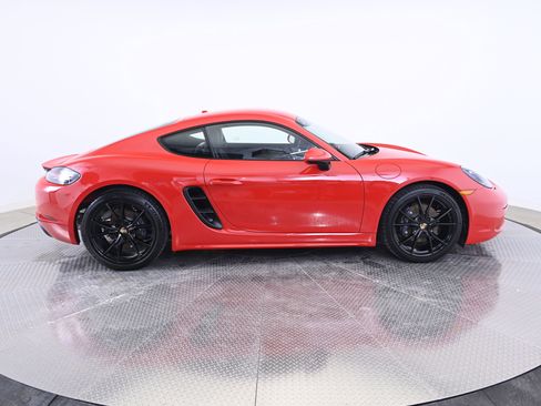 Used 2025 Porsche 718 Cayman image 8