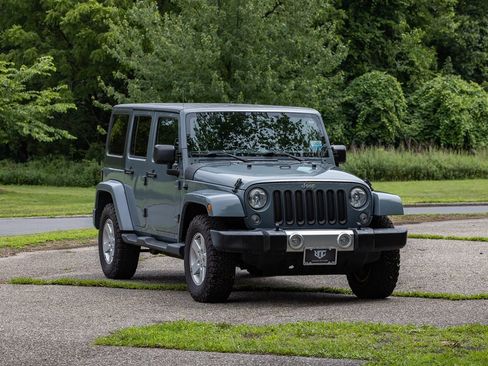 Used 2015 Jeep Wrangler Unlimited Sahara w/ Dual Top Group image 2