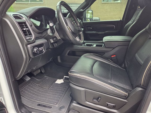 Used 2024 RAM 3500 Limited AWD/4WD image 9