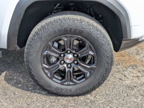 Used 2024 GMC Canyon Elevation RWD image 11