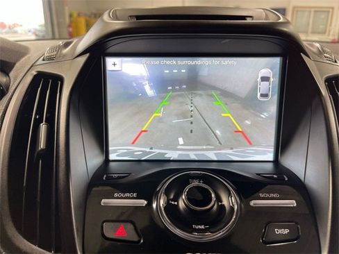 Used 2017 Ford Escape Titanium image 17