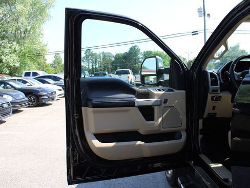 Used 2018 Ford F250 Lariat w/ Chrome Package AWD/4WD image 11