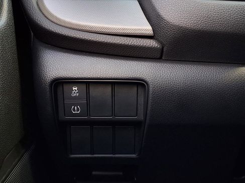 Used 2018 Honda CR-V LX image 28