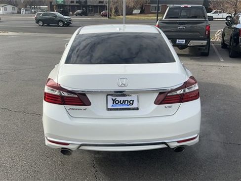 Used 2017 Honda Accord EX-L image 12