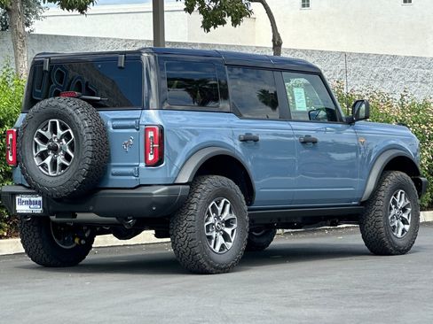 New 2025 Ford Bronco Badlands image 4