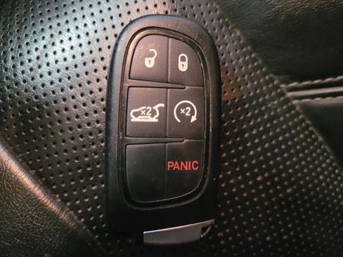 Used 2019 Jeep Cherokee Limited AWD/4WD image 32