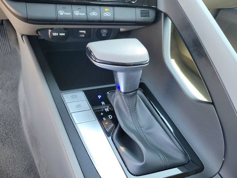 Used 2024 Hyundai Elantra SEL FWD image 33